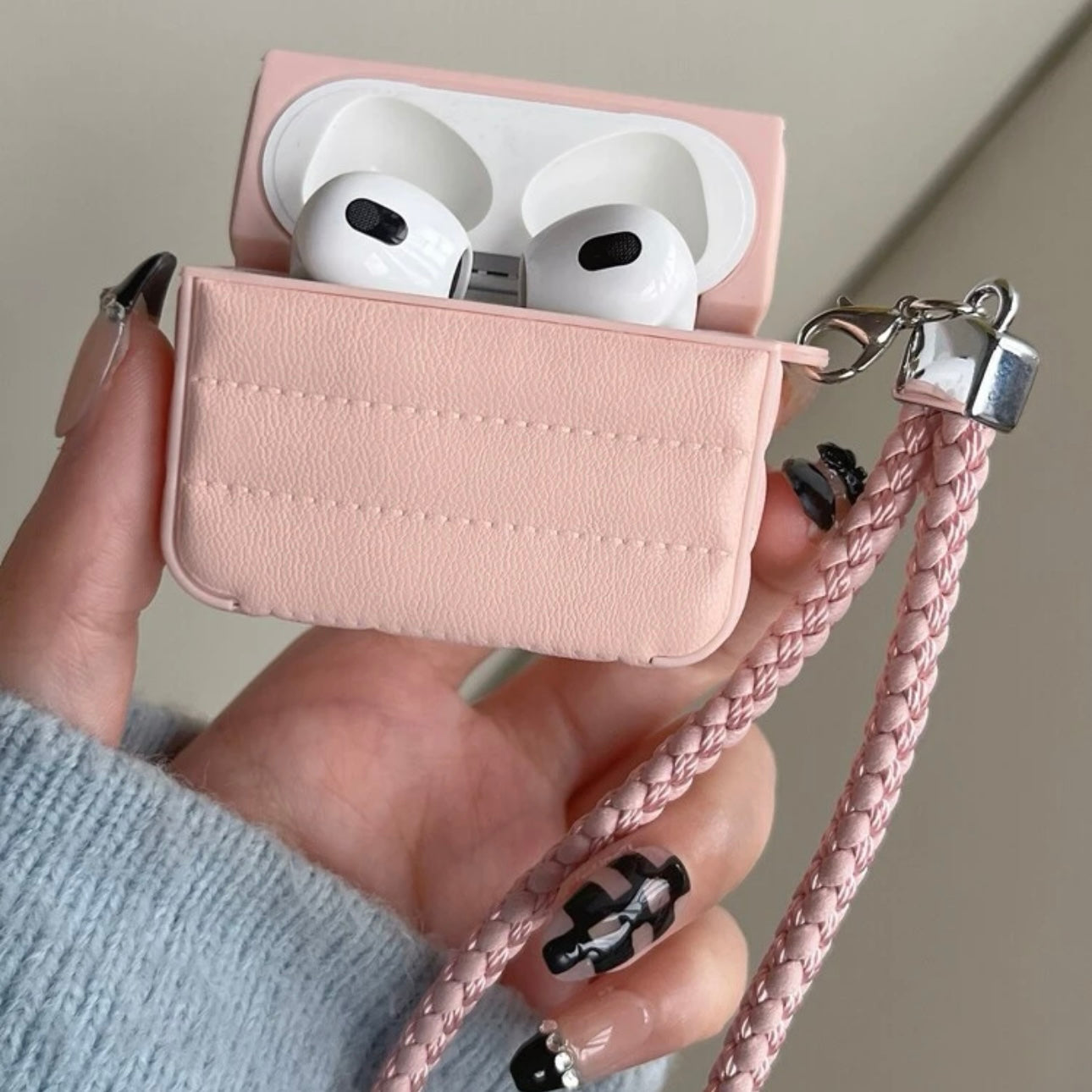 AirPods case | "Marie"