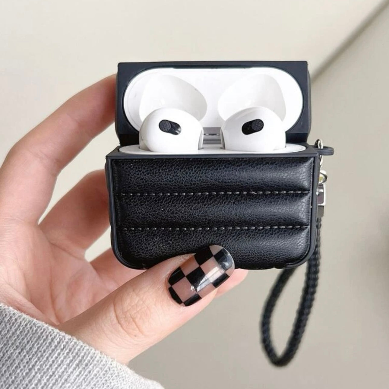 AirPods case | "Marie"